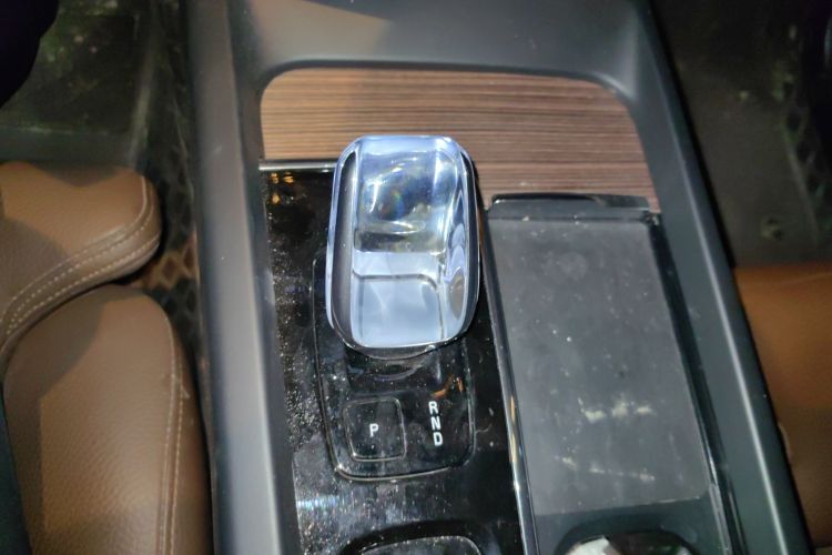 Used Volvo XC60 New Energy 2023 T8 Plug-in Hybrid Long-Range All-Wheel Drive Smart & Luxurious Enjoyment Edition Gear Lever