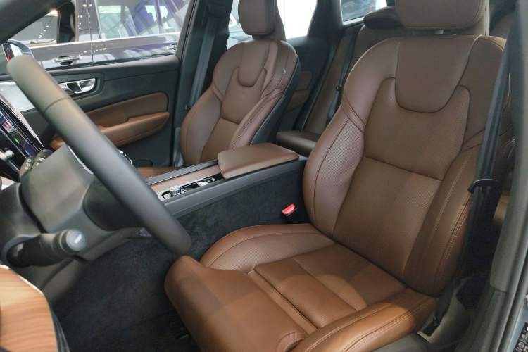 Used Volvo XC60 New Energy 2024 T8 Plug-in Hybrid Long-Range All-Wheel Drive Smart Luxury Edition Left Front Seat