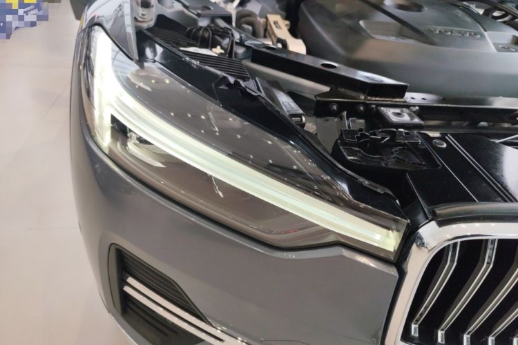 Used Volvo XC60 New Energy 2024 T8 Plug-in Hybrid Long-Range All-Wheel Drive Smart Luxury Edition Right Front Headlight