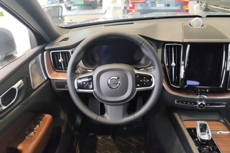 Used Volvo XC60 New Energy 2024 T8 Plug-in Hybrid Long-Range All-Wheel Drive Smart Luxury Edition Steering Wheel