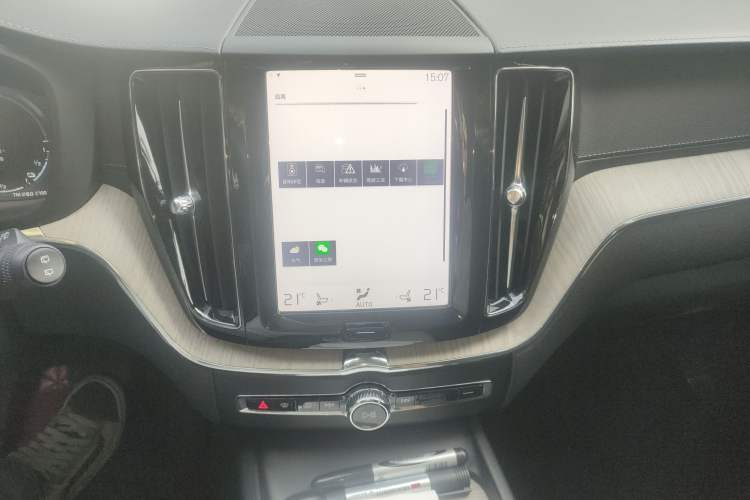 Used Volvo XC60 New Energy 2020 T8 eDrive Hybrid Luxury Edition Audio And AC Panel