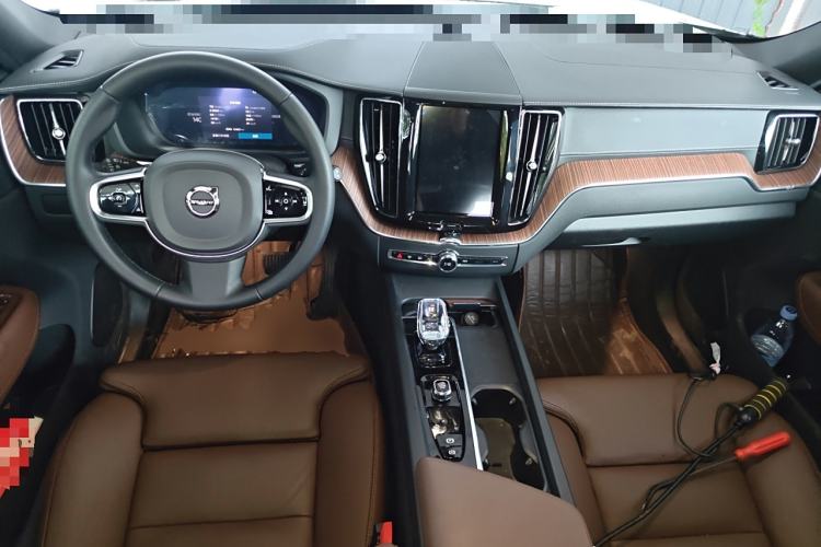 Used Volvo XC60 New Energy 2025 Plug-in Hybrid Long-Range All-Wheel Drive Smart & Luxurious Edition Center Console