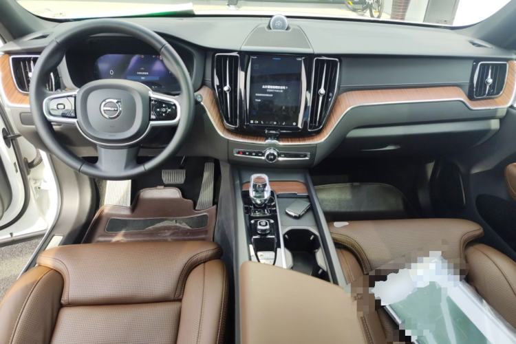 Used Volvo XC60 New Energy 2024 T8 Plug-in Hybrid Long-Range All-Wheel Drive Smart Luxury Edition Center Console