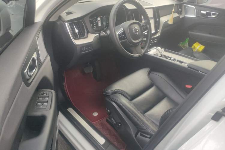 Used Volvo XC60 New Energy 2020 T8 eDrive Hybrid Luxury Edition Driver Seat