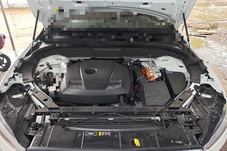 Used Volvo XC60 New Energy 2025 Plug-in Hybrid Long-Range All-Wheel Drive Smart & Luxurious Edition Engine Bay