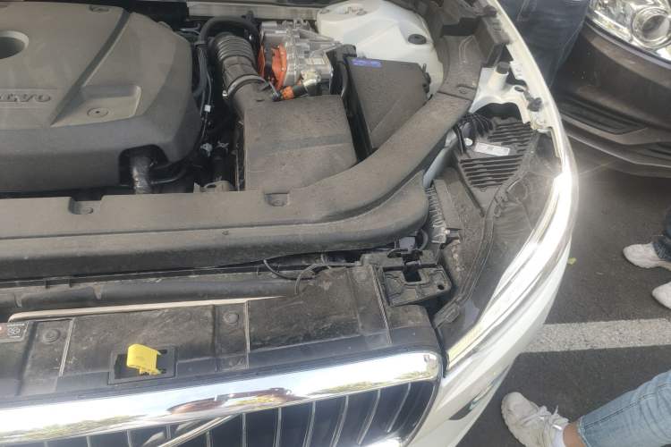 Used Volvo XC60 New Energy 2020 T8 eDrive Hybrid Luxury Edition Engine Bay Left