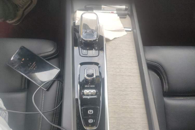 Used Volvo XC60 New Energy 2020 T8 eDrive Hybrid Luxury Edition Gear Lever