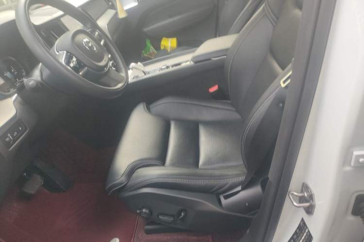 Used Volvo XC60 New Energy 2020 T8 eDrive Hybrid Luxury Edition Left Front Seat