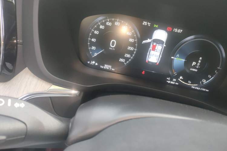 Used Volvo XC60 New Energy 2020 T8 eDrive Hybrid Luxury Edition Odometer Close Up