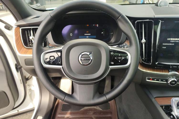 Used Volvo XC60 New Energy 2024 T8 Plug-in Hybrid Long-Range All-Wheel Drive Smart Luxury Edition Steering Wheel