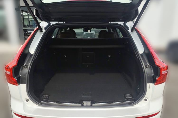 Used Volvo XC60 New Energy 2024 T8 Plug-in Hybrid Long-Range All-Wheel Drive Smart Luxury Edition Trunk