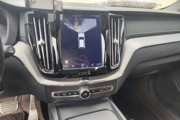Used Volvo XC60 New Energy 2019 T8 E-Drive Hybrid Intelligent Luxury Sport Edition China V Standard Audio And AC Panel