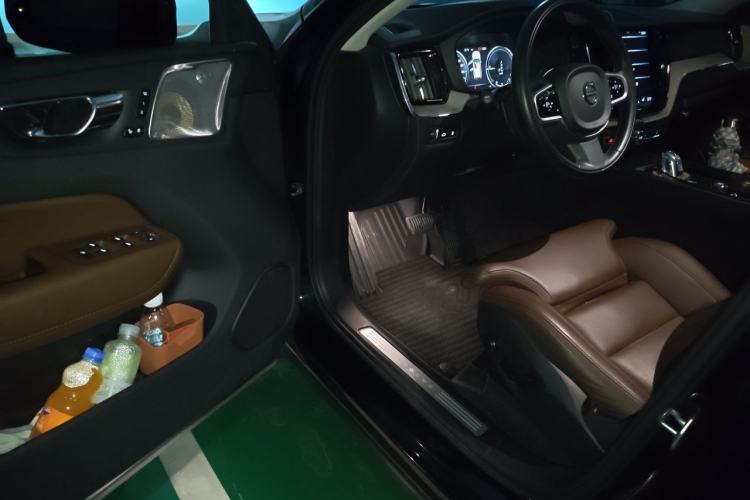 Used Volvo XC60 New Energy 2019 T8 E-Drive Hybrid Prestige Luxury Version China V Standard Driver Seat