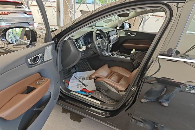Used Volvo XC60 New Energy 2019 T8 e-Drive Hybrid Prestige Luxury Edition China VI Standard Driver Seat
