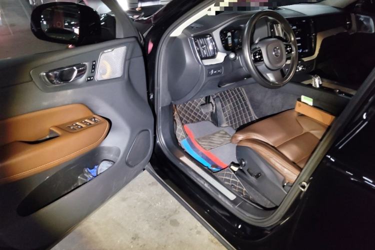 Used Volvo XC60 New Energy 2019 T8 E-Drive Hybrid Prestige Luxury Version China V Standard Driver Seat