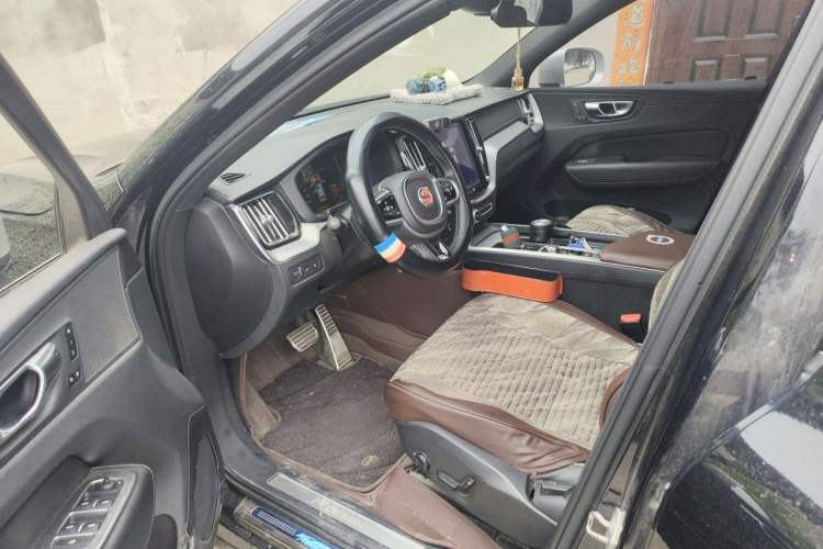 Used Volvo XC60 New Energy 2019 T8 E-Drive Hybrid Intelligent Luxury Sport Edition China V Standard Driver Seat
