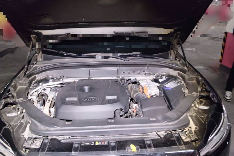 Used Volvo XC60 New Energy 2019 T8 E-Drive Hybrid Prestige Luxury Version China V Standard Engine Bay