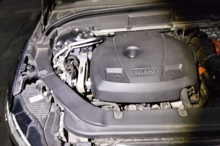 Used Volvo XC60 New Energy 2019 T8 E-Drive Hybrid Prestige Luxury Version China V Standard Engine Bay Right