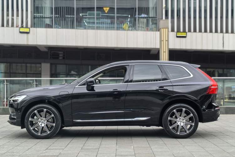 Used Volvo XC60 New Energy 2019 T8 E-Drive Hybrid Prestige Luxury Version China V Standard Exterior 4