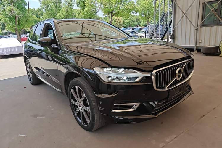Used Volvo XC60 New Energy 2019 T8 e-Drive Hybrid Prestige Luxury Edition China VI Standard Front Right 45 Deg