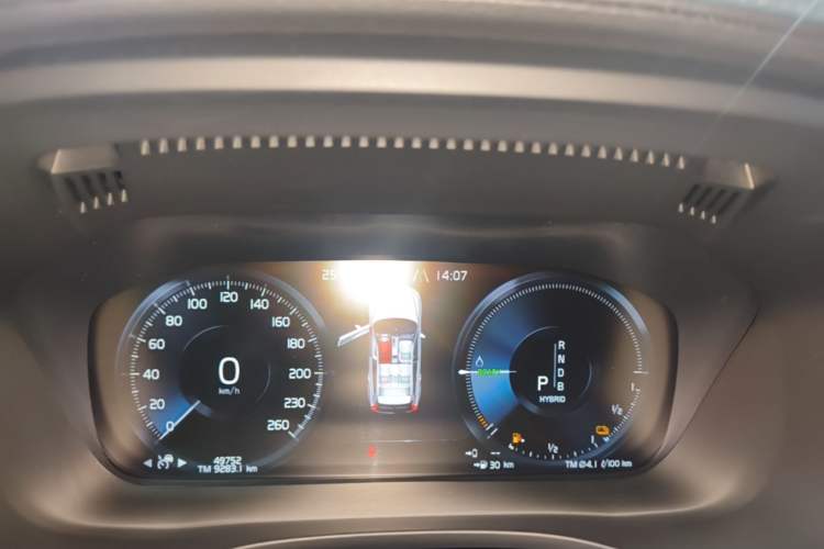 Used Volvo XC60 New Energy 2019 T8 E-Drive Hybrid Prestige Luxury Version China V Standard Instrument Cluster