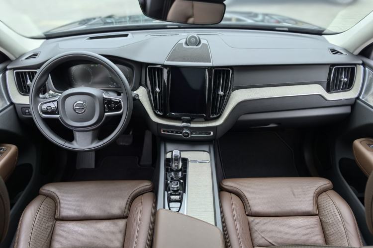 Used Volvo XC60 New Energy 2019 T8 E-Drive Hybrid Prestige Luxury Version China V Standard Interior 4