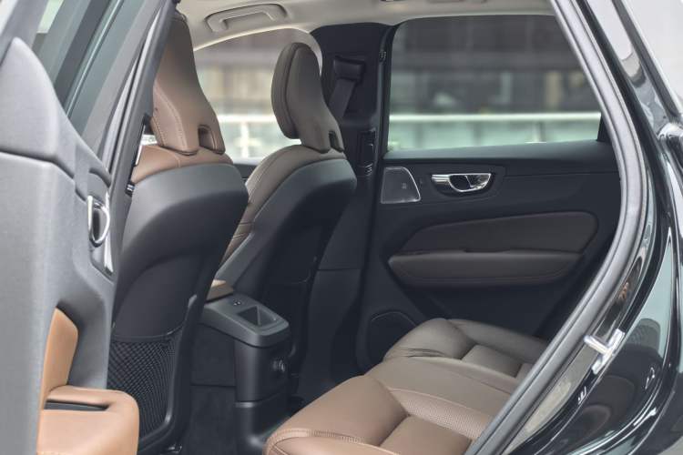 Used Volvo XC60 New Energy 2019 T8 E-Drive Hybrid Prestige Luxury Version China V Standard Interior 5