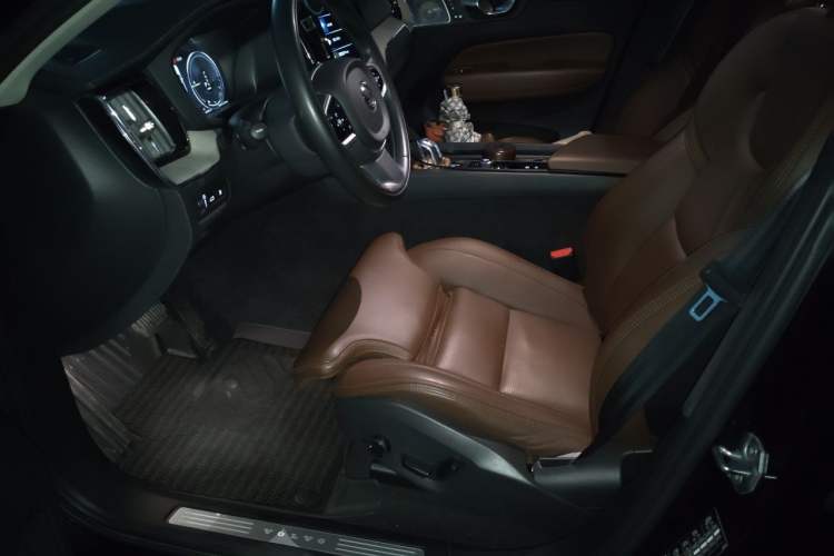 Used Volvo XC60 New Energy 2019 T8 E-Drive Hybrid Prestige Luxury Version China V Standard Left Front Seat