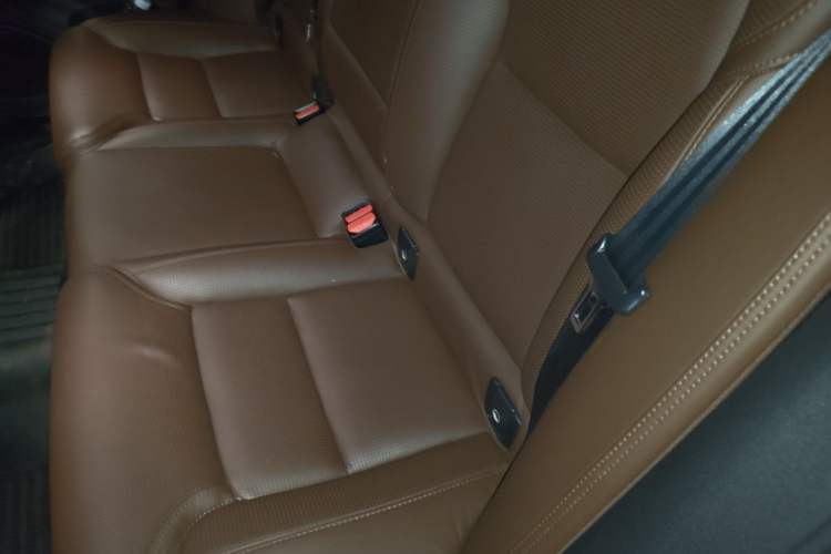 Used Volvo XC60 New Energy 2019 T8 E-Drive Hybrid Prestige Luxury Version China V Standard Left Rear Seat