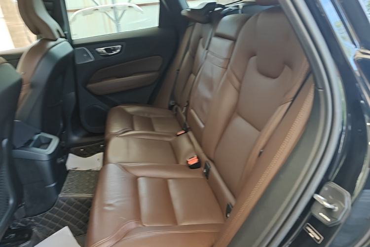 Used Volvo XC60 New Energy 2019 T8 e-Drive Hybrid Prestige Luxury Edition China VI Standard Left Rear Seat