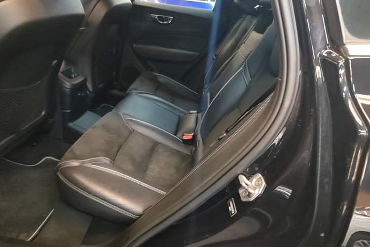 Used Volvo XC60 New Energy 2019 T8 E-Drive Hybrid Intelligent Luxury Sport Edition China V Standard Left Rear Seat