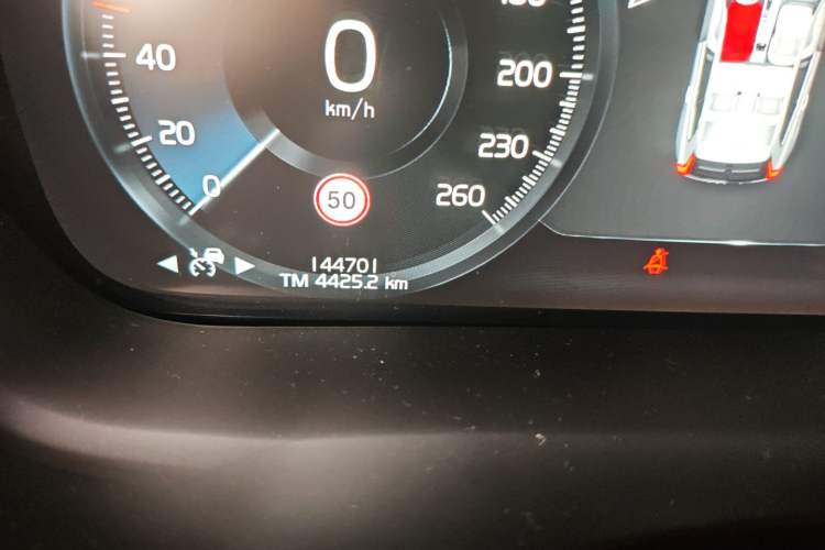 Used Volvo XC60 New Energy 2019 T8 E-Drive Hybrid Intelligent Luxury Sport Edition China V Standard Odometer Close Up