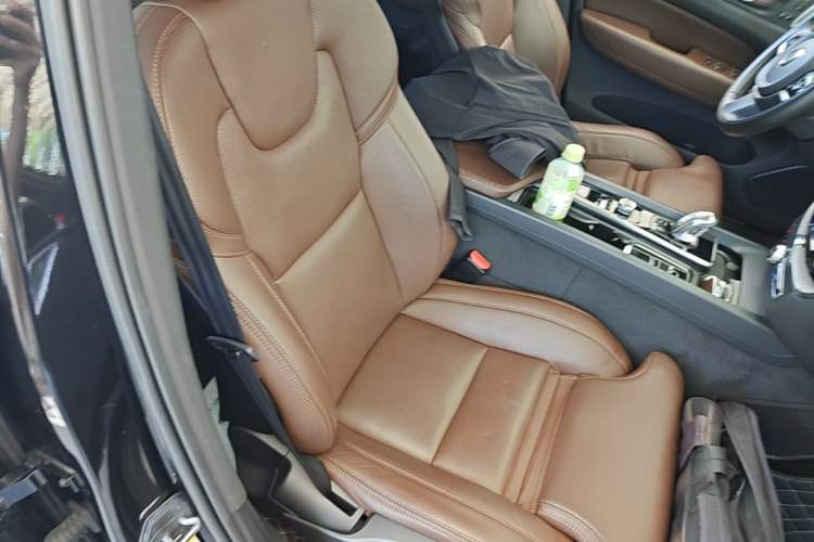 Used Volvo XC60 New Energy 2019 T8 e-Drive Hybrid Prestige Luxury Edition China VI Standard Right Front Seat