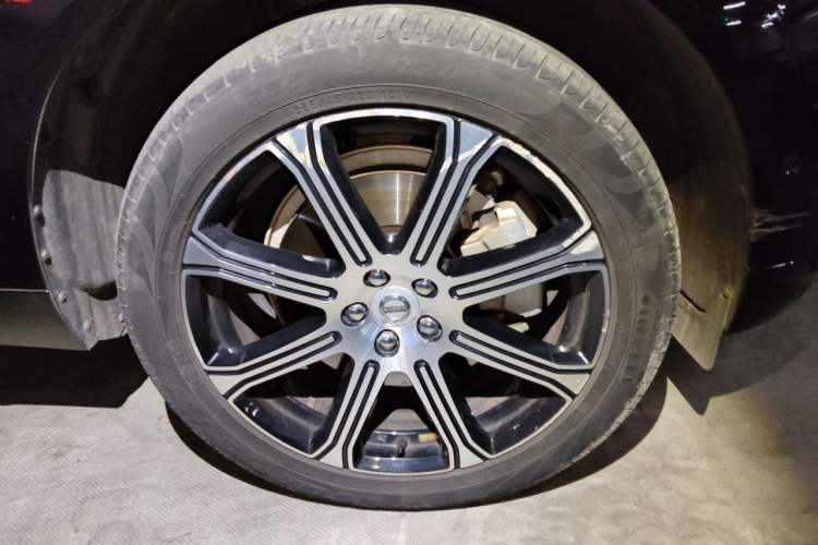 Used Volvo XC60 New Energy 2019 T8 E-Drive Hybrid Prestige Luxury Version China V Standard Right Front Wheel Hub