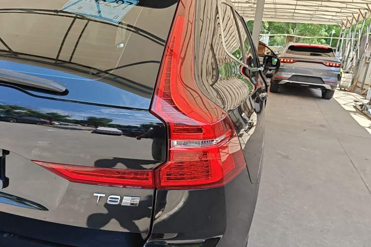 Used Volvo XC60 New Energy 2019 T8 e-Drive Hybrid Prestige Luxury Edition China VI Standard Right Rear Taillight