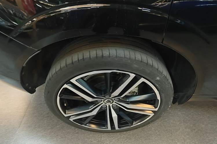 Used Volvo XC60 New Energy 2019 T8 E-Drive Hybrid Intelligent Luxury Sport Edition China V Standard Right Rear Wheel Hub