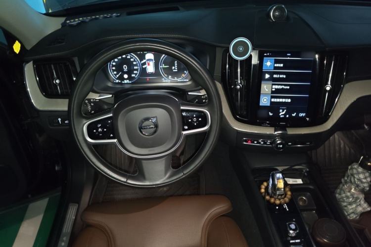 Used Volvo XC60 New Energy 2019 T8 E-Drive Hybrid Prestige Luxury Version China V Standard Steering Wheel