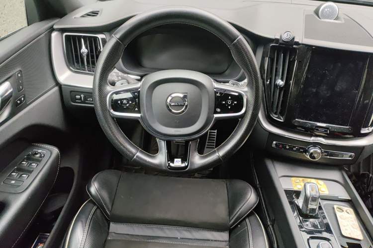 Used Volvo XC60 New Energy 2019 T8 E-Drive Hybrid Intelligent Luxury Sport Edition China V Standard Steering Wheel