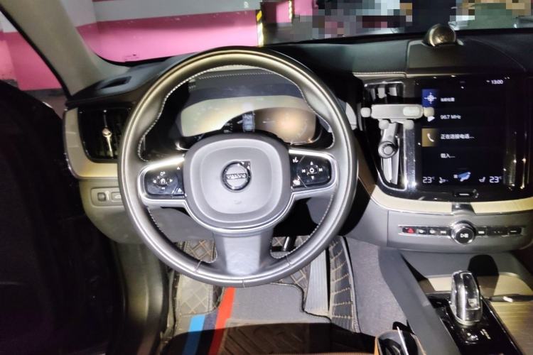 Used Volvo XC60 New Energy 2019 T8 E-Drive Hybrid Prestige Luxury Version China V Standard Steering Wheel