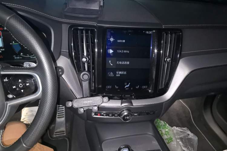 Used Volvo XC60 New Energy 2019 T8 E-Drive Hybrid Intelligent Luxury Sport Edition China VI Audio And AC Panel