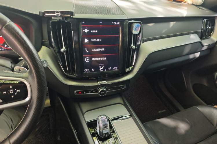 Used Volvo XC60 New Energy 2019 T8 E-Drive Hybrid Intelligent Luxury Sport Edition China V Standard Audio And AC Panel