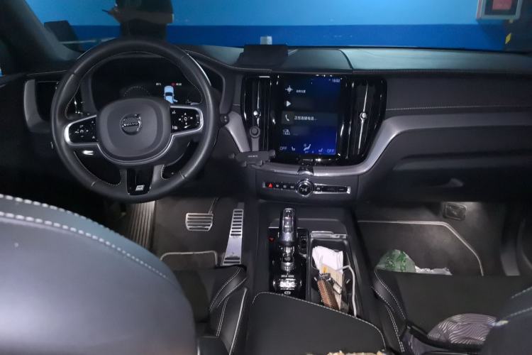 Used Volvo XC60 New Energy 2019 T8 E-Drive Hybrid Intelligent Luxury Sport Edition China VI Center Console