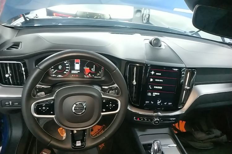 Used Volvo XC60 New Energy 2019 T8 E-Drive Hybrid Intelligent Luxury Sport Edition China V Standard Center Console