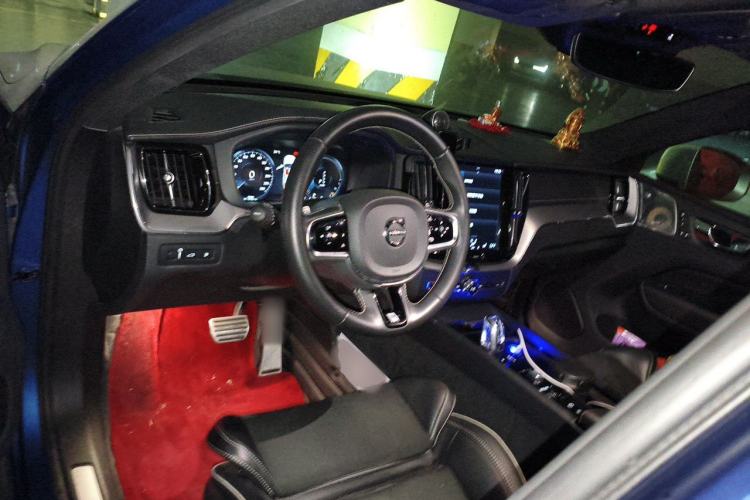 Used Volvo XC60 New Energy 2019 T8 E-Drive Hybrid Intelligent Luxury Sport Edition China V Standard Center Console