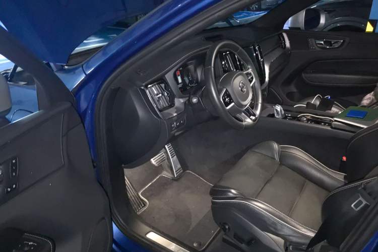 Used Volvo XC60 New Energy 2019 T8 E-Drive Hybrid Intelligent Luxury Sport Edition China VI Driver Seat