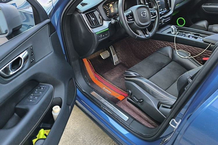 Used Volvo XC60 New Energy 2019 T8 E-Drive Hybrid Intelligent Luxury Sport Edition China VI Driver Seat