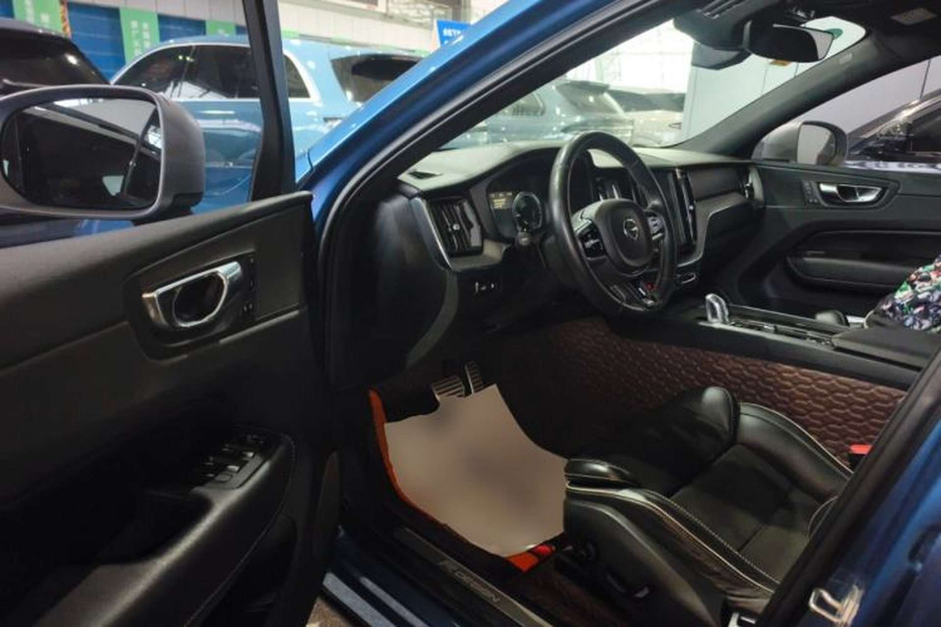 Used Volvo XC60 New Energy 2019 T8 E-Drive Hybrid Intelligent Luxury Sport Edition China VI Driver Seat
