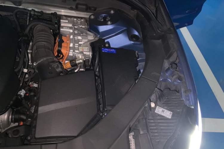 Used Volvo XC60 New Energy 2019 T8 E-Drive Hybrid Intelligent Luxury Sport Edition China VI Engine Bay Left