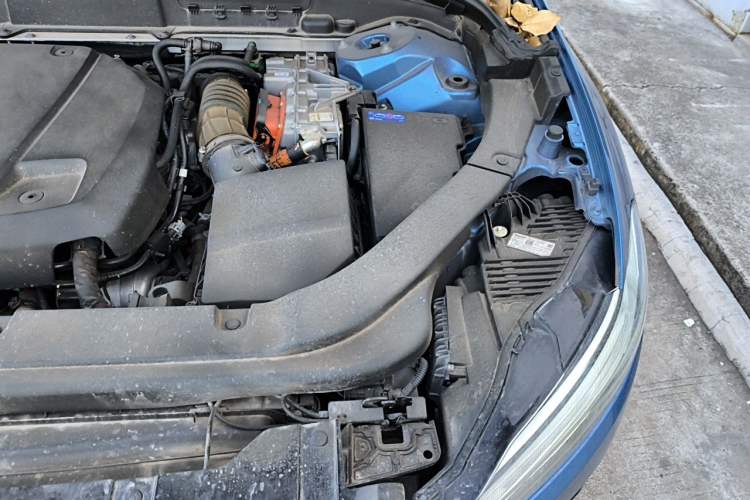 Used Volvo XC60 New Energy 2019 T8 E-Drive Hybrid Intelligent Luxury Sport Edition China VI Engine Bay Left