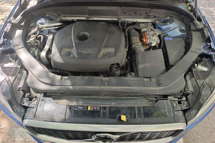 Used Volvo XC60 New Energy 2019 T8 E-Drive Hybrid Intelligent Luxury Sport Edition China V Standard Engine Bay